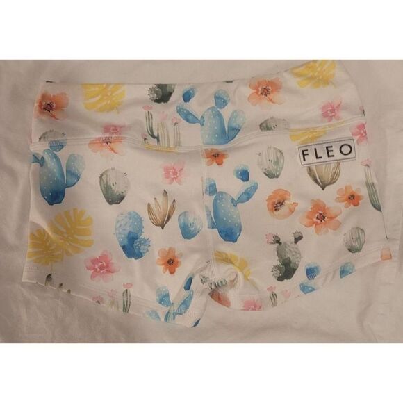 FLEO SHORTS - Picture 3 of 4